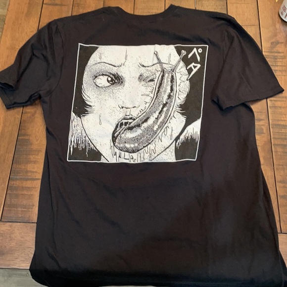 Junji ito collection tshirt size medium new without tags - Picture 2 of 2